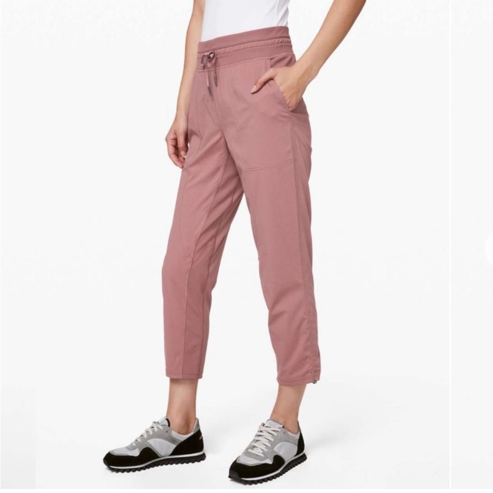 Lululemon Sz 8 Women's Casual Pants - Dusty Pink